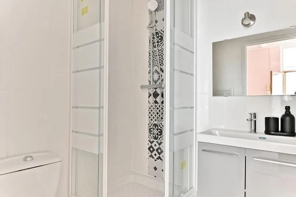 Apartment Magnifique Appartement Colore #Garemontparnasse Paris